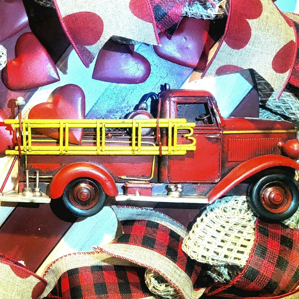 Fireman Wreath Appreciation Love Fire Truck Mesh Bow - Picture 3 of 5